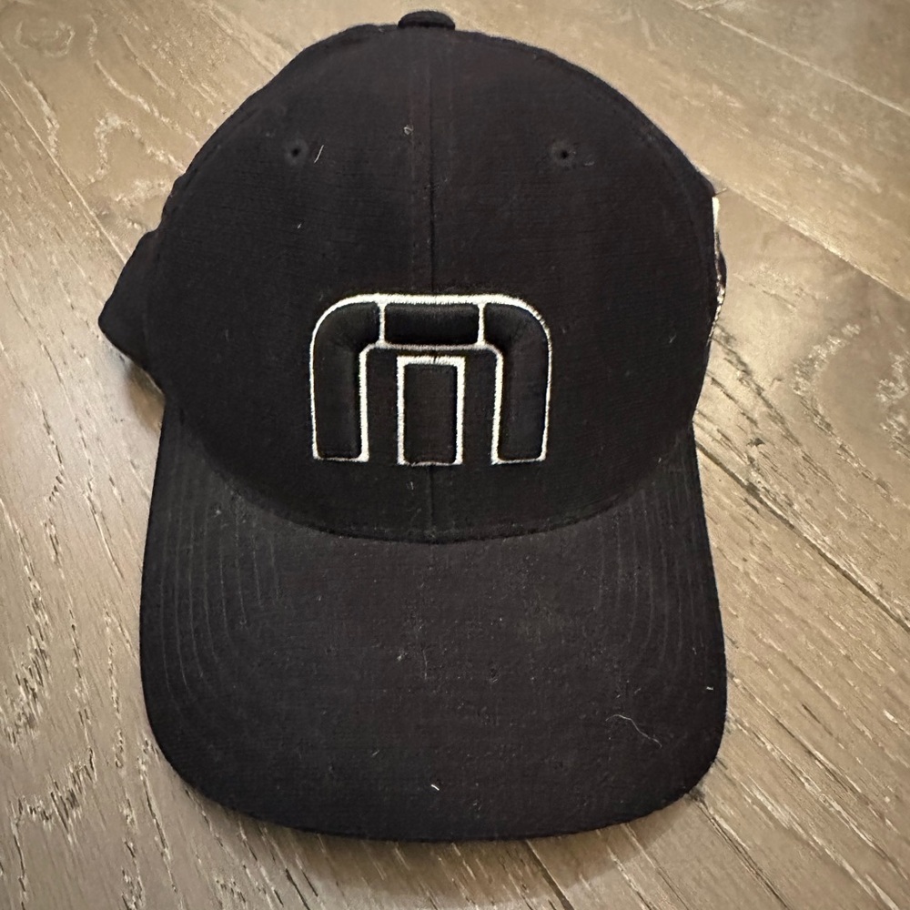Travis Matthew’s Big Sky Black Hat